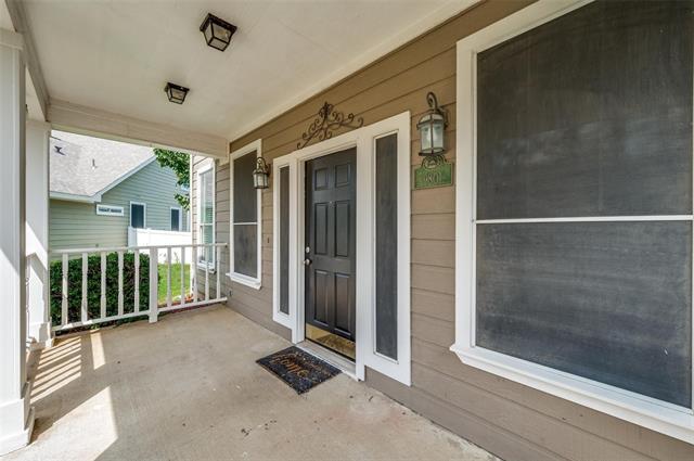 Foto del edificio - 9801 Cedarcrest Dr