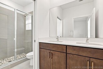 Building Photo - 147 Lakeside Lndg Ct