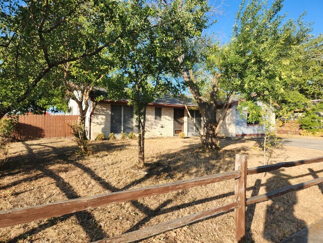 Building Photo - 1200 Kathey Dr