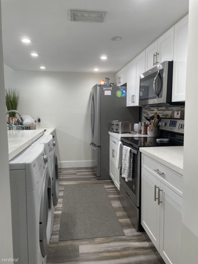 Foto del edificio - 2 br, 2 bath House - 12246 NW 11th St