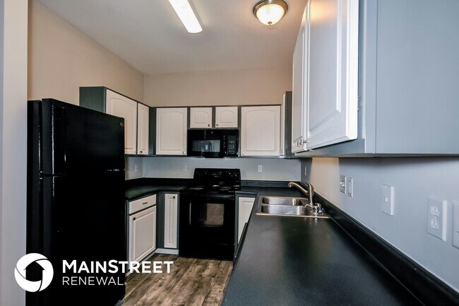Building Photo - 1010 Glengarry Dr
