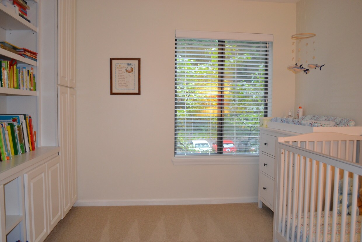 2nd bedroom - 2811 Lee Oaks Ct