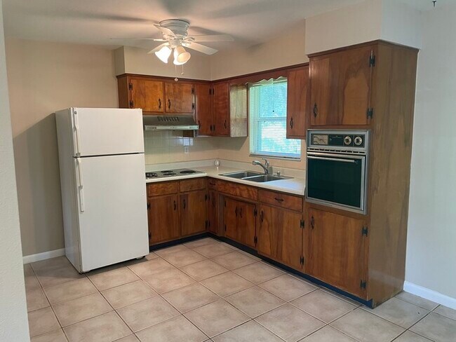 Building Photo - Fort Myers Single Family Home