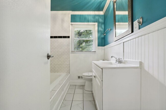 Foto del edificio - 1701 Atherton Circle