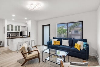 Building Photo - 1634 SW 4th Ave