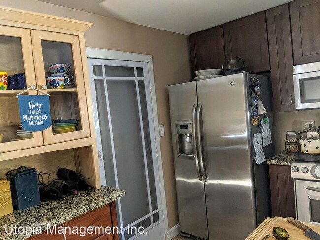 Foto del edificio - 3 br, 2 bath House - 70 Pathelen Ave.