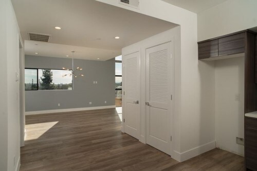 Foto del edificio - 4364 McLaughlin Ave