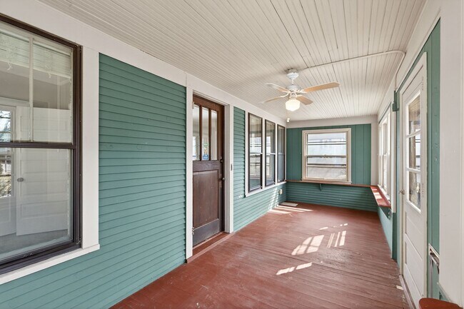 Foto del edificio - 4 Bedroom Uptown Luxury Meets Historic Charm!