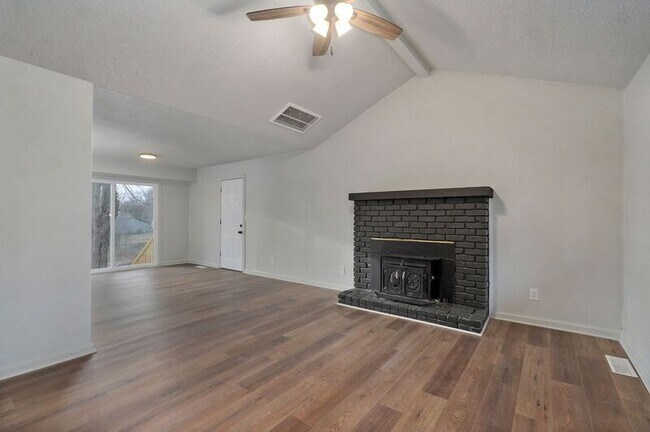 Building Photo - 1717 N 16th St