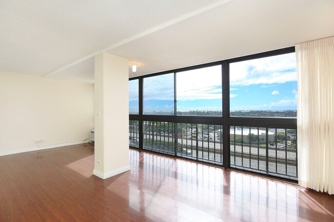 Building Photo - Renovated Kahala Towers-3 bedroom, 2 bath,...
