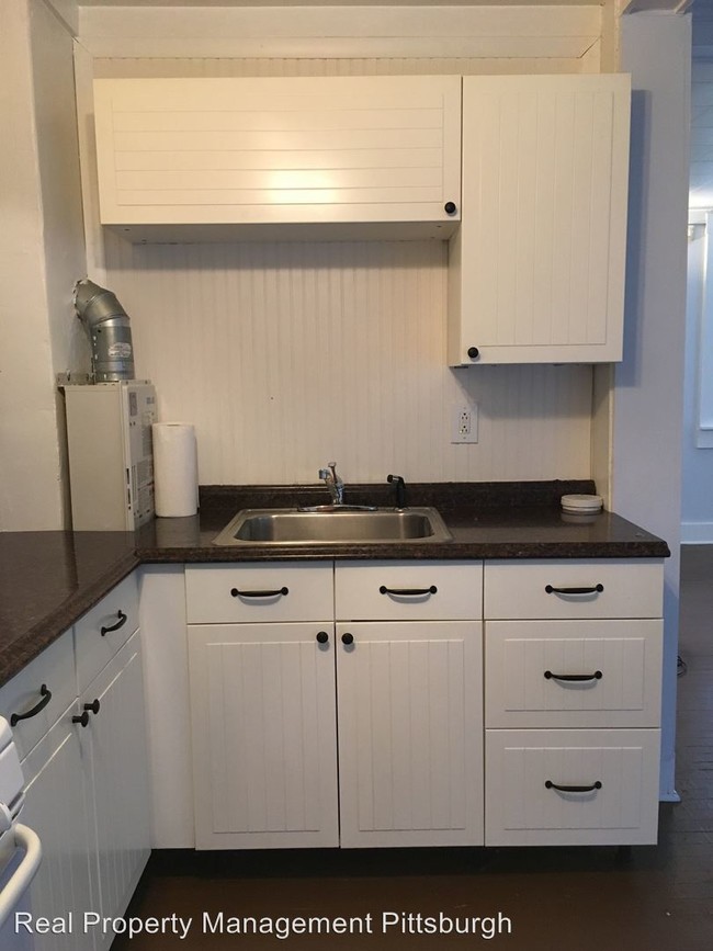 Building Photo - 1 br, 1 bath House - 1337 Beechwood Blvd Rear