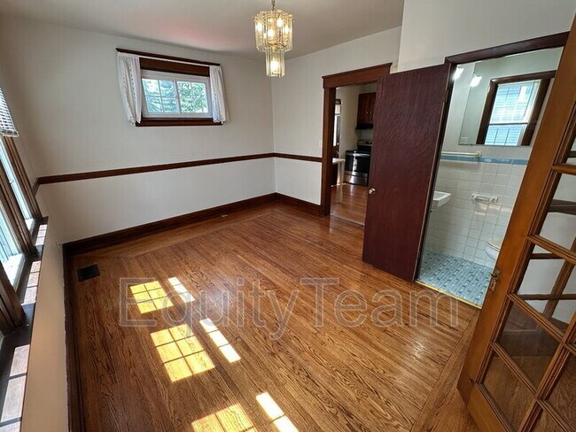 Photo - 3823 Drake Ave House