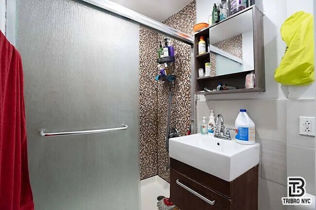 Foto del edificio - Nice room in a good neighborhood