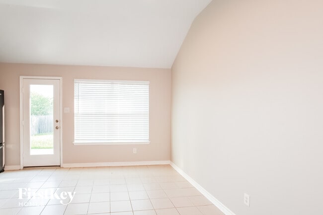 Foto del edificio - 1208 Mountain Peak Dr