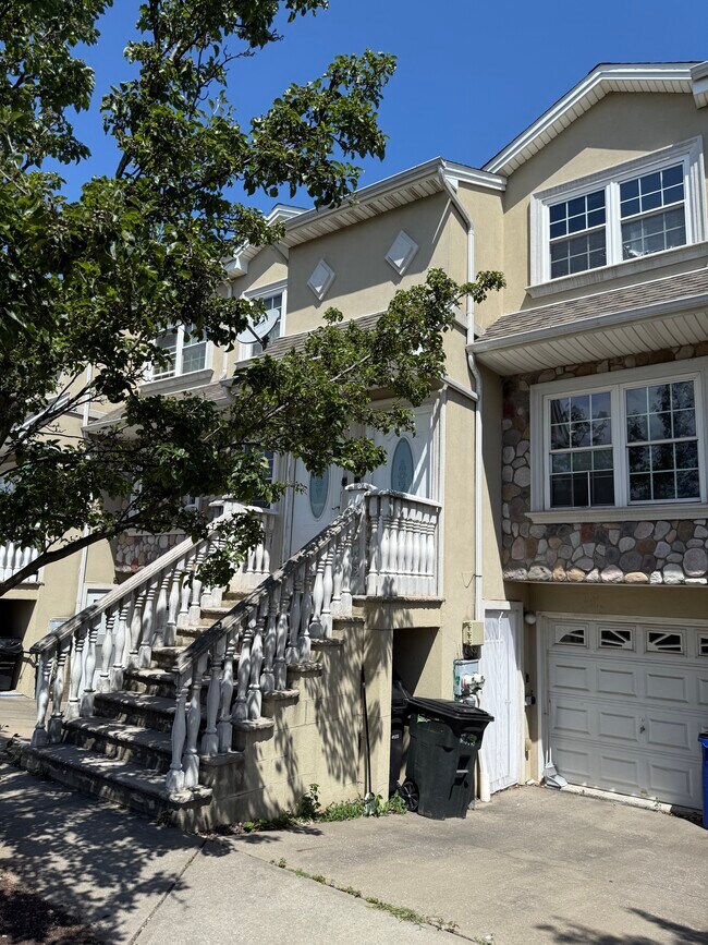 Front - 240 Dartmouth Loop Townhome