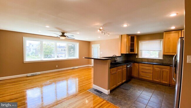 Foto del edificio - 1129 Medway Rd