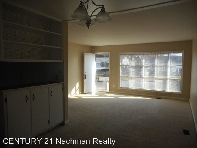 Building Photo - 3 br, 1 bath House - 33 Lynnhaven Drive