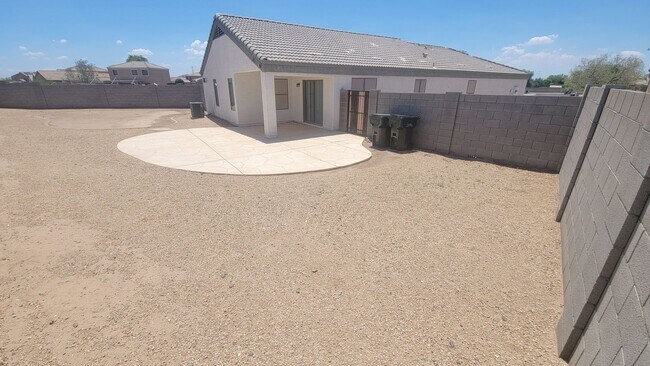 Foto del edificio - Upgraded 3 Bedroom With Bonus Room