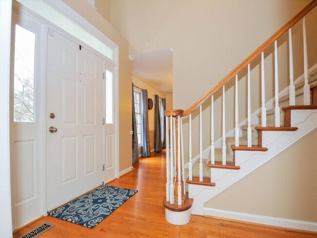 Building Photo - Beautiful 4 Bedroom with Fenced yard! 15 M...