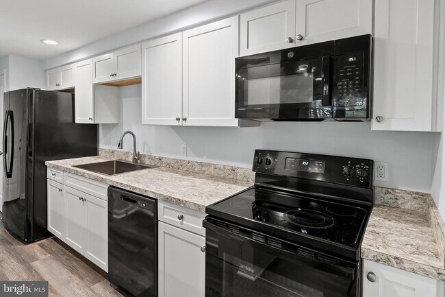 Foto del edificio - 6335 Greenfield Rd