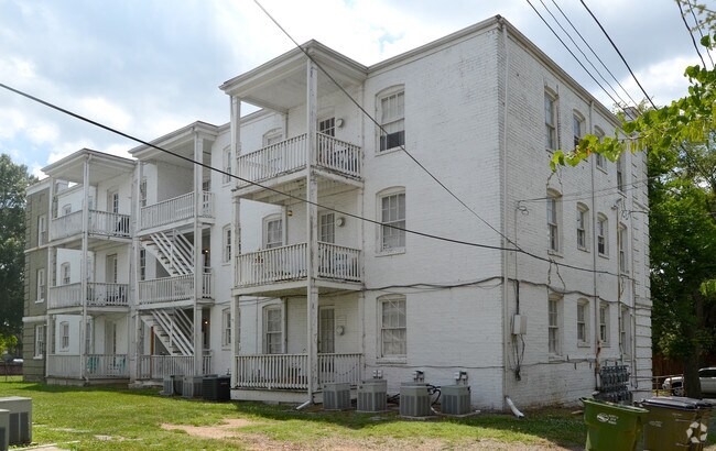 Building Photo - 3228 Stuart Ave