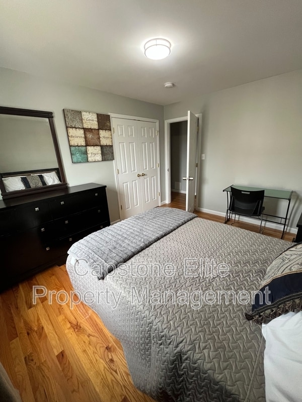 Foto del edificio - 255-257-257 New Jersey Railroad Ave