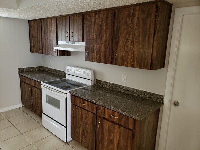Building Photo - 784 Fruitland Dr Deltona FL 32725