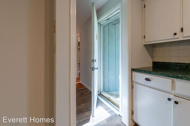Foto del edificio - 3 br, 1 bath House - 1304 S Belcrest Ave