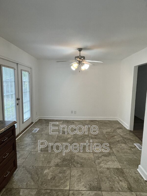 Foto del edificio - 2603 Dumbarton Rd