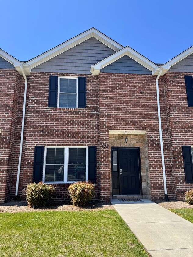 Townhouse for Rent in Cedar Point - Townhouse for Rent in Cedar Point