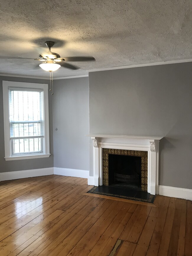 Building Photo - 49 Elmore St