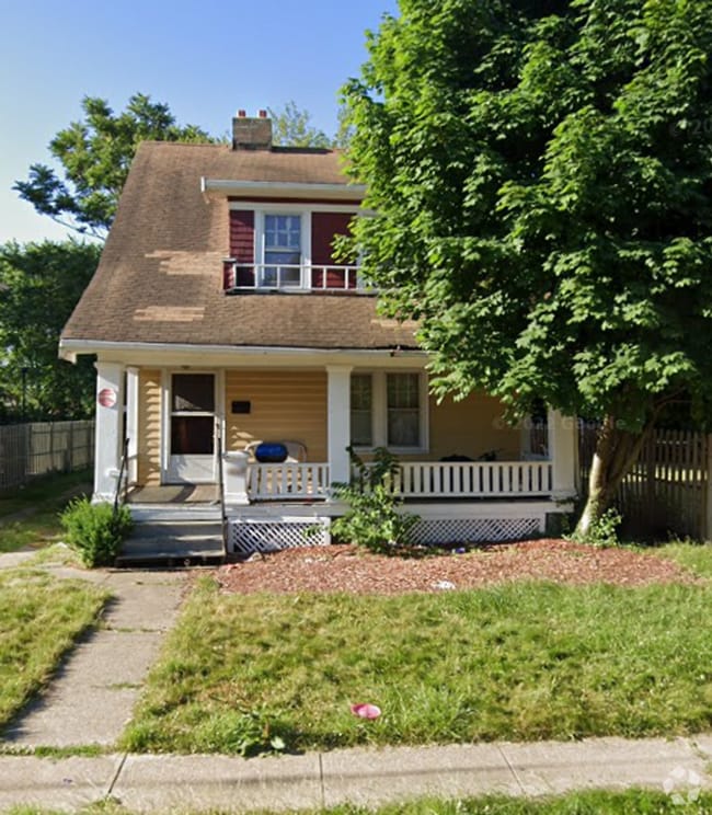 Building Photo - 15010 Upton Ave