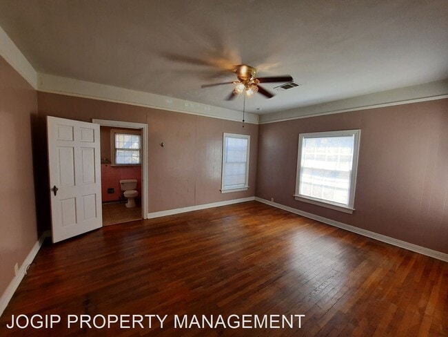 Building Photo - 3 br, 3 bath House - 1718 W. Oak St