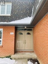 Building Photo - 8 Homestead Crescent