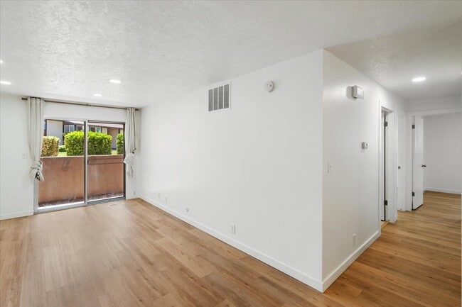 Foto del edificio - 263 W Garden Park Dr