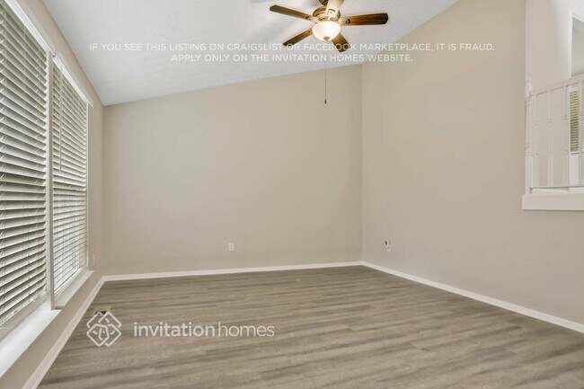 Building Photo - 393 Engle Dr
