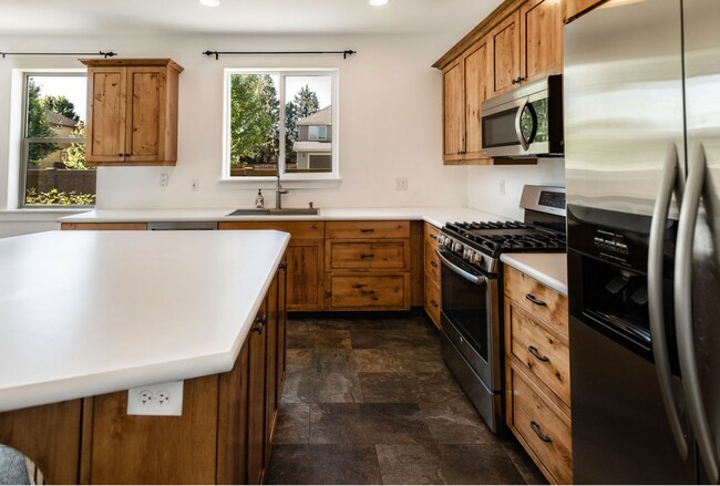 Foto del edificio - GORGEOUS 4 Bed, 3 Bath Home Available for Rent!