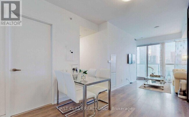 Photo du bâtiment - 15 Grenville St