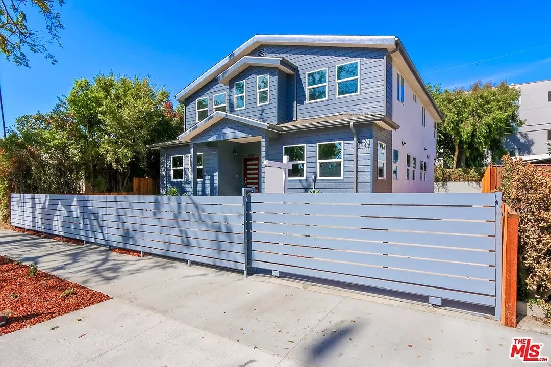 Foto principal - 2137 Yosemite Dr