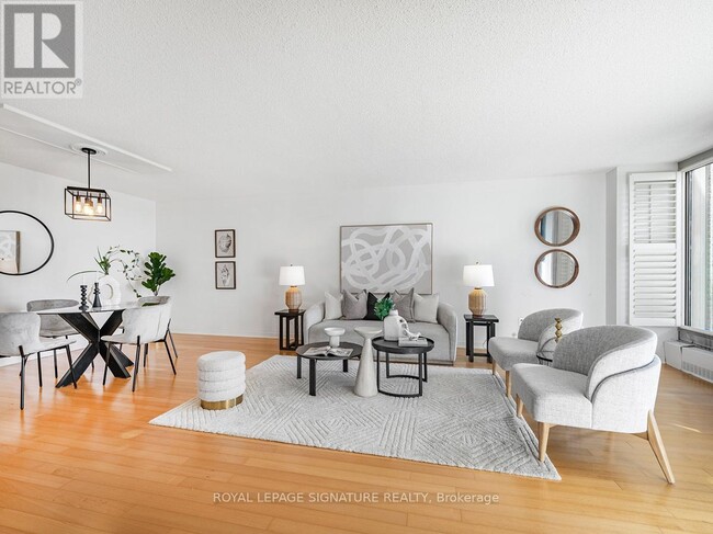 Photo du bâtiment - 2045-2045 Lake Shore Blvd W