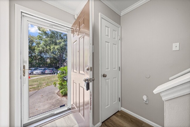 Foto del edificio - "Charming 2-Bed Townhome with Modern Comforts in Fort Mill – Your Cozy Retreat Awaits!"