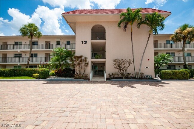 Foto del edificio - 13 High Point Cir N