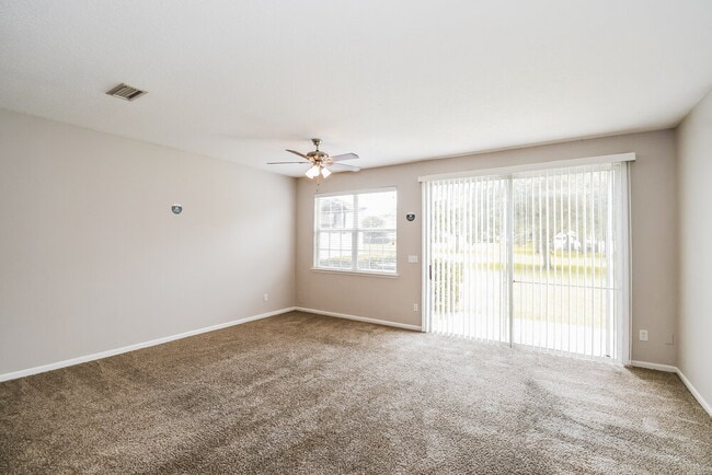 Foto del edificio - 3645C Creswick Cir