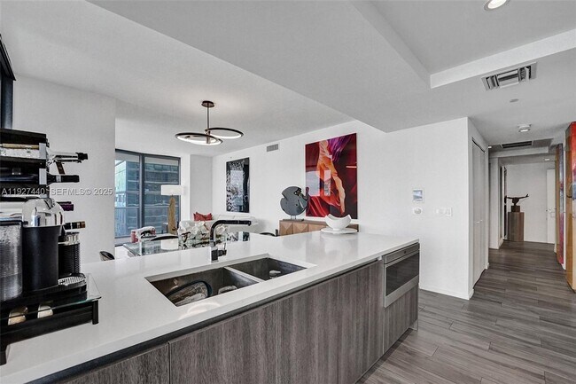 Foto del edificio - 801 S Miami Ave