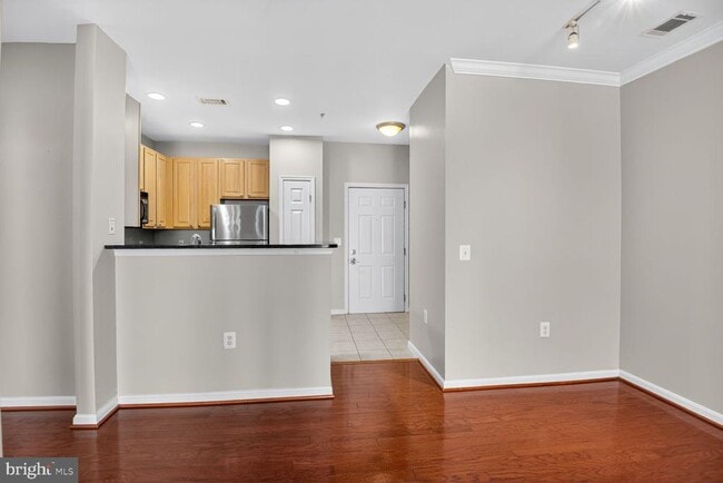 Building Photo - 2465 Army Navy Dr