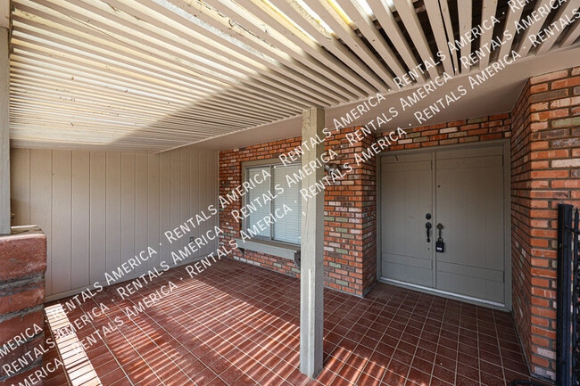 Building Photo - 4258 E Kiowa St
