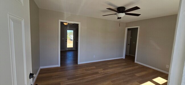 Foto del edificio - 7619 Parkview Dr