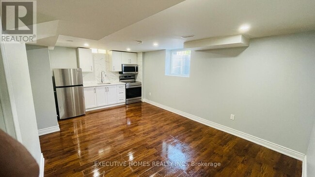 Photo du bâtiment - 4789 Colombo Crescent