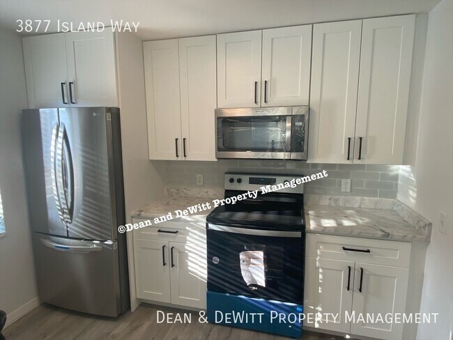 Foto del edificio - 3877 Island Way