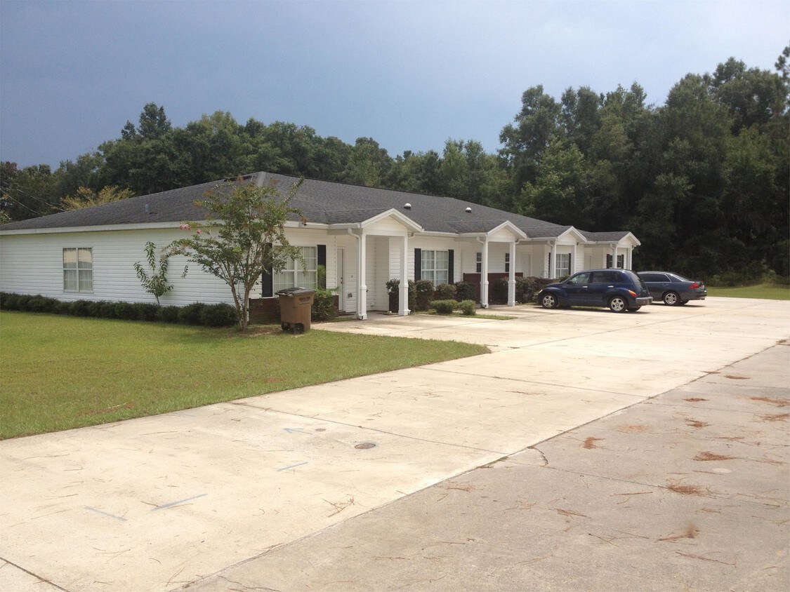 Foto principal - 3758 NW Archer St